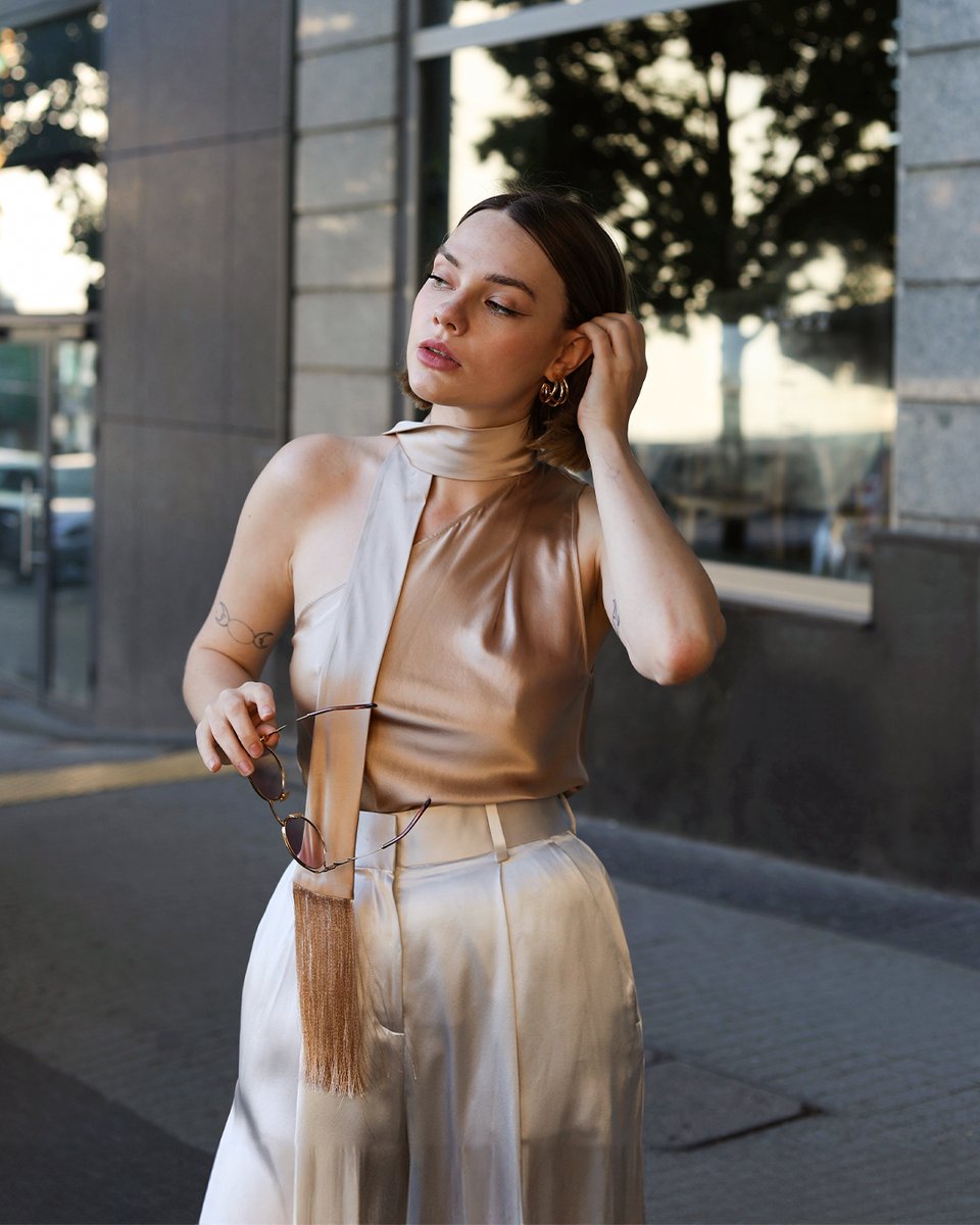 LilySilk's tweet photo. The romantic aesthetic is realized in this elegant One-Shoulder Evening Watershine Silk Top. @_constance_d
🔎One-Shoulder Evening Watershine Silk Top
🔎One-Shoulder Evening Watershine Silk Top
#lilysilk #Livespectacularly #LILYSILKSS24 #StateofWonder https://t.co/49n51EMzrE