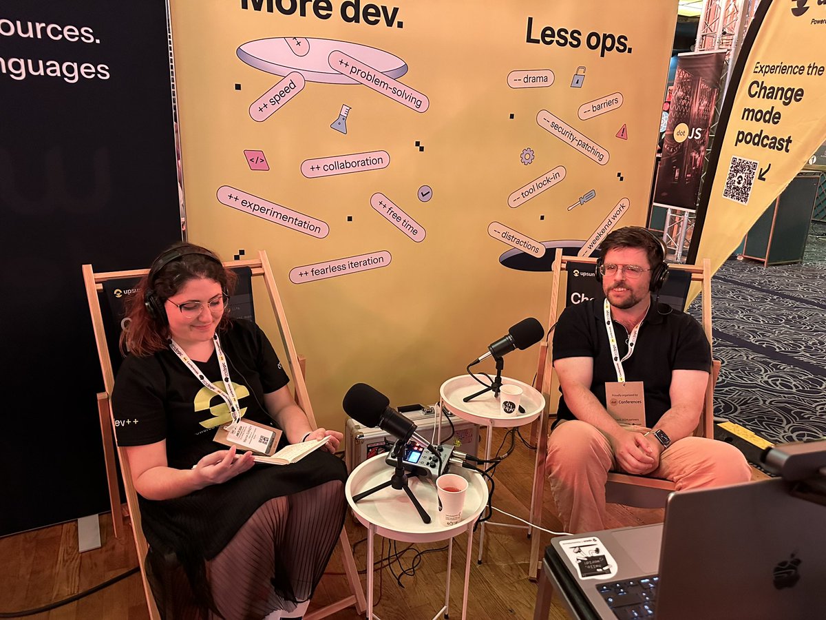 upsundotcom's tweet image. Up next in the Change Mode seat with @mupsigraphy is @bendhalpern 👏 #dotJS