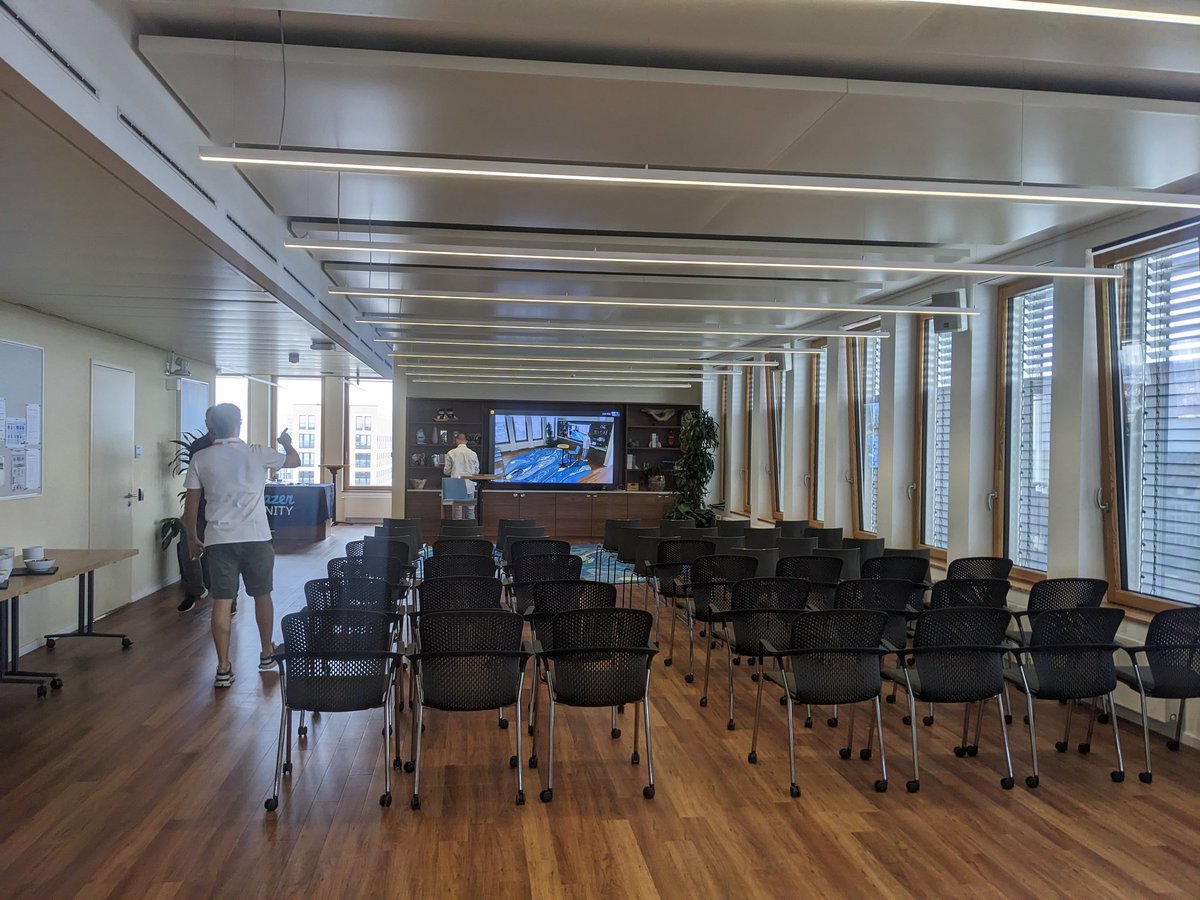 Ch. Szandor Knapp tweet media