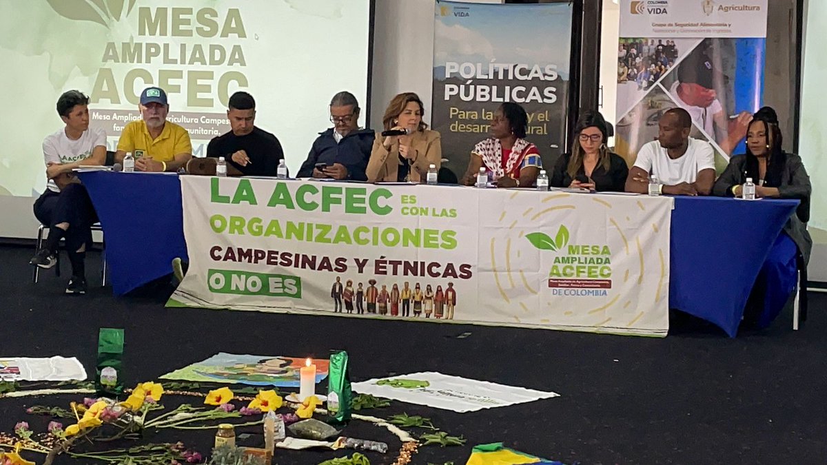 Mesa Ampliada ACFEC tweet media