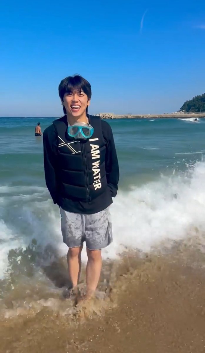아진짜어쭈캄 
내가해줄수있는게아무것도없는데또우리를빤히봐