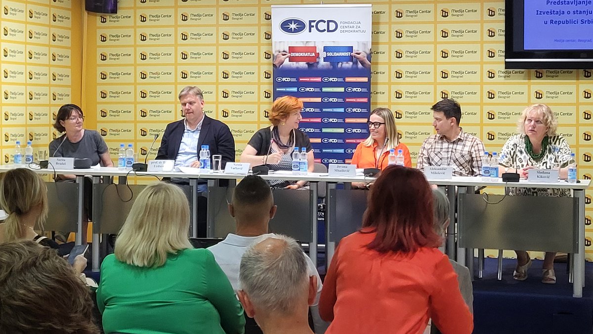 CentarOnline's tweet photo. 🔎 Predstavili smo novi Izveštaj o stanju radnih prava u Srbiji. Hvala svima na učešću i doprinosu promociji i unapređenju poštovanja #radnaPrava #dostojanstvenRad
📑 https://t.co/cGik2Db0Ld
🎦 https://t.co/35IufwzQej #LabourRights #DecentWork #EconomicRights https://t.co/cD2pzkDHnb