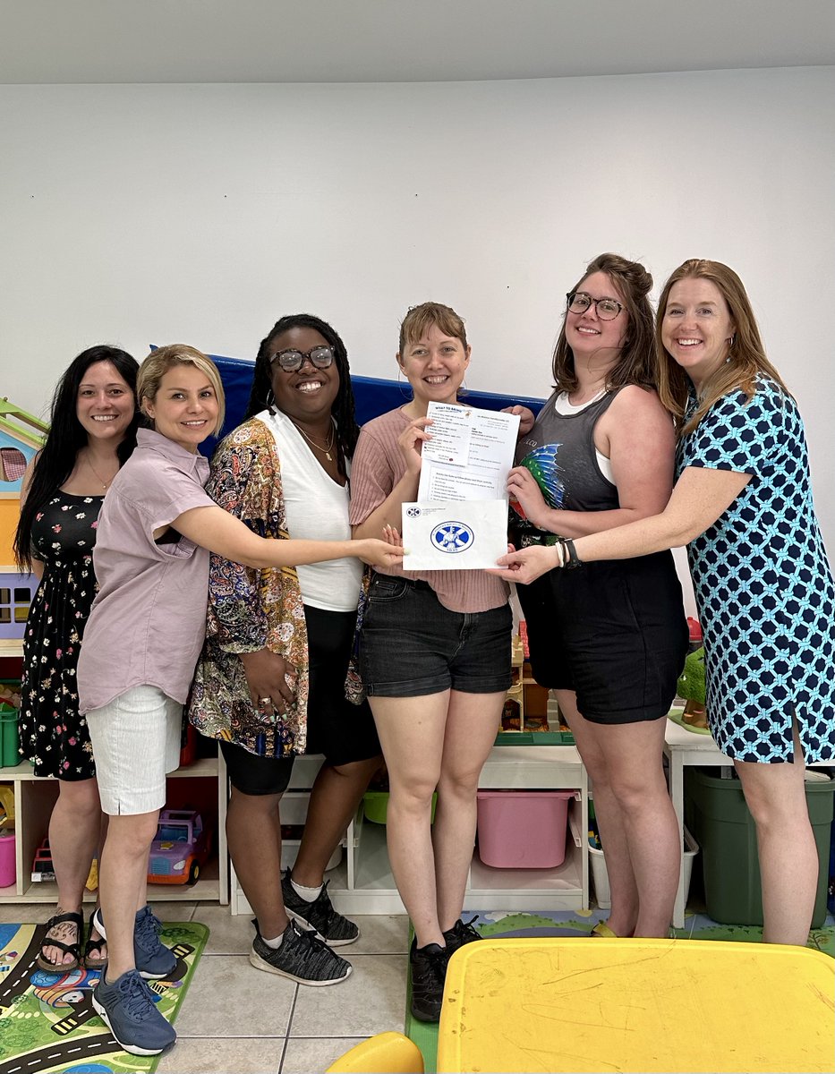 Last week the St. Andrew's Society of Montreal was pleased to support On Our Own (Les Maisons Transitionnelles O3). 

On Our Own (O3) is a Montreal-based non-profit that offers support services and transitional housing to young, vulnerable parents and their children.