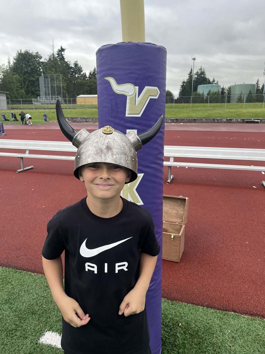 Eric Dinwiddie (@dinwiddieeric) on Twitter photo Day 3 of LSHS youth football camp. More turnovers and more energy. We love when kids learn football is fun. <a href="/LSHSVikingsFTB/">Lake Stevens HS Football</a> Day 3 of LSHS youth football camp. More turnovers and more energy. We love when kids learn football is fun. <a href="/LSHSVikingsFTB/">Lake Stevens HS Football</a>