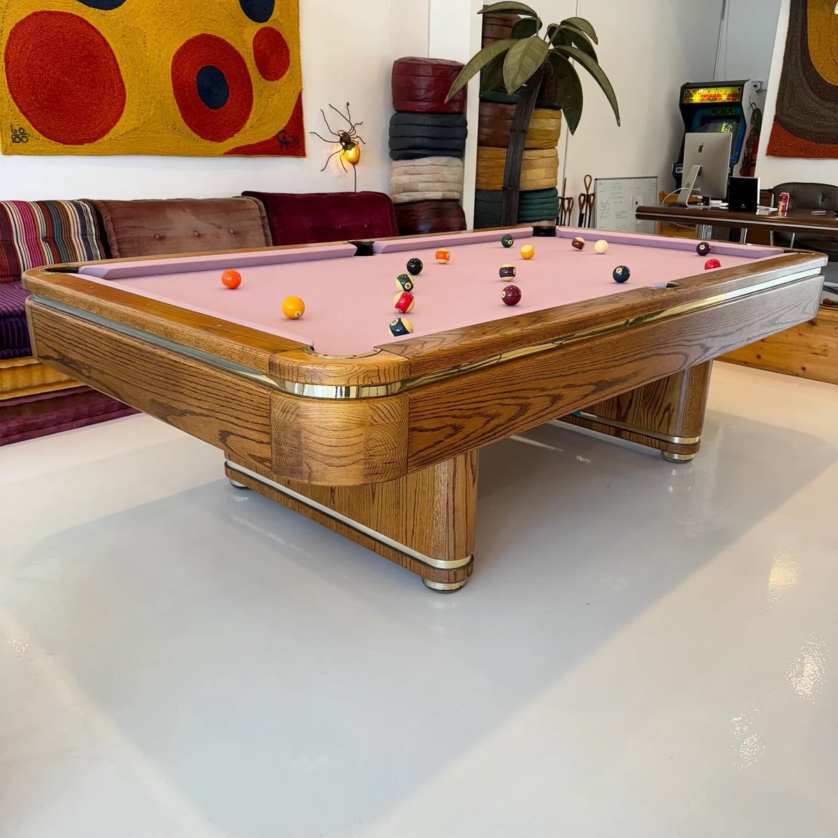 designdocument's tweet photo. Vintage pink pool table (1980s) 🎱🌷 https://t.co/6PmTighbsZ