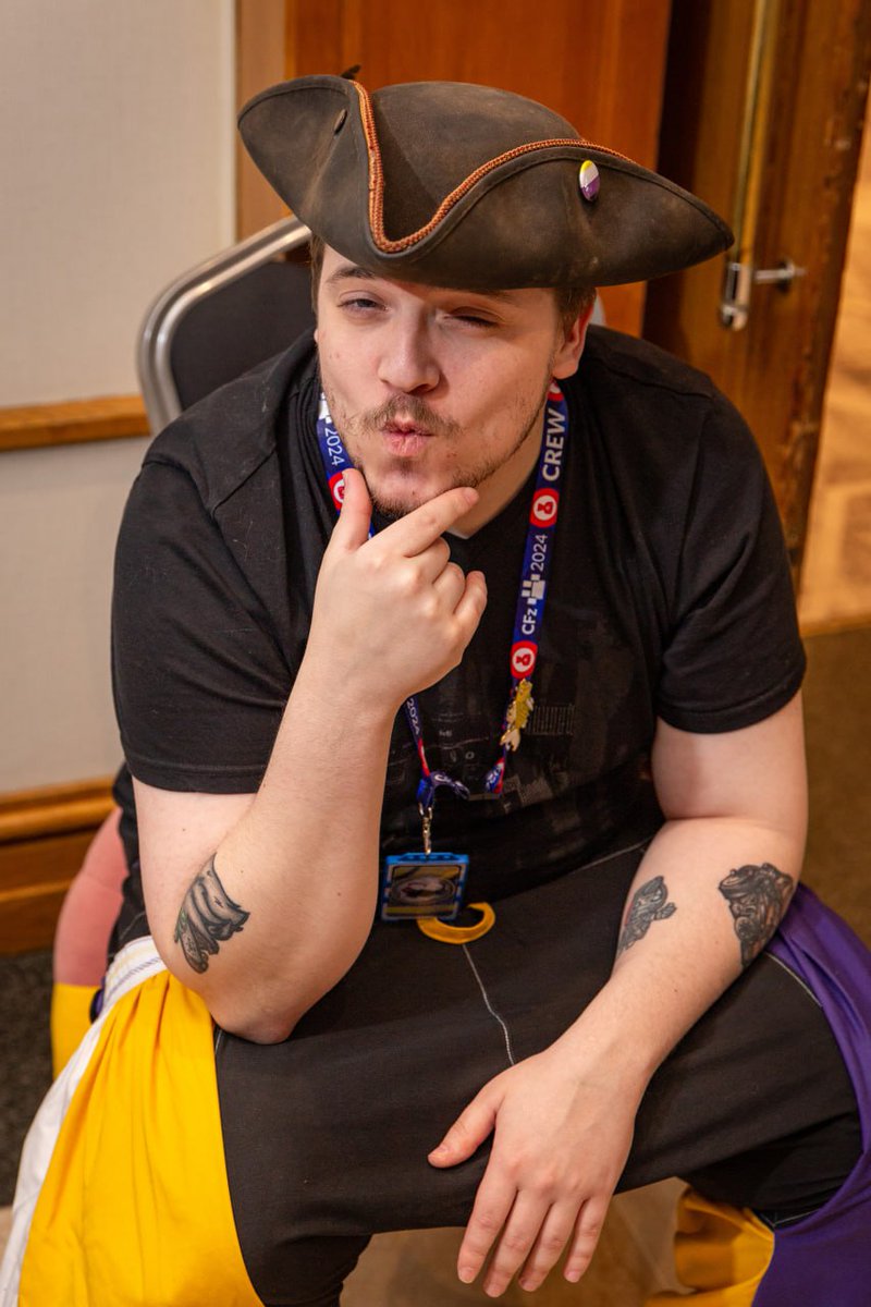 ItLizaBeta's tweet photo. Another fancy photo of me managing the door of art show at cfz, courtesy of @Noha_Kitsune https://t.co/dqvkC9lUmB