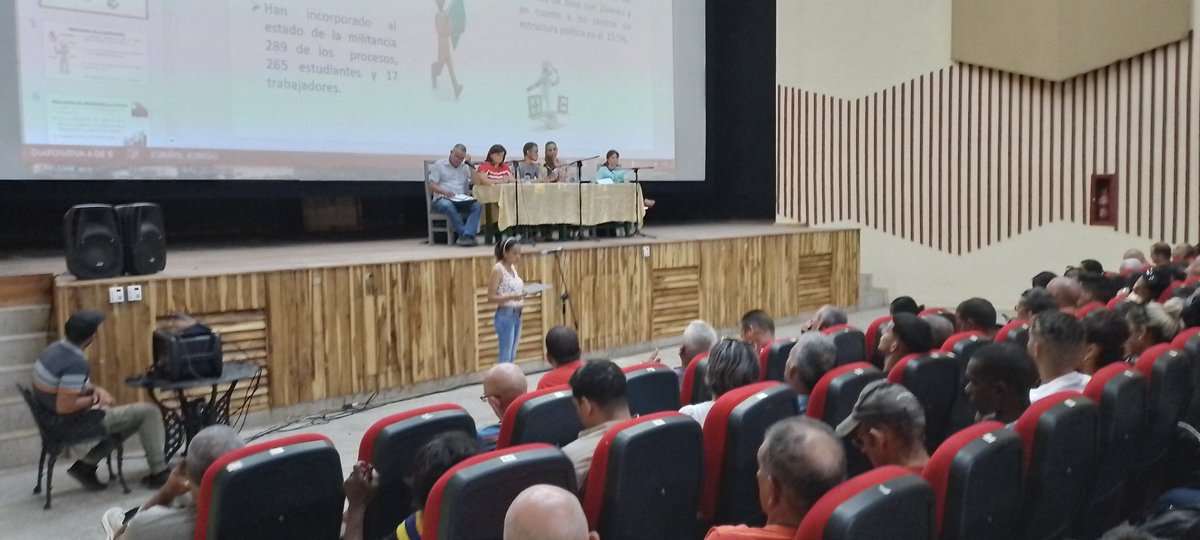 El Buró Nacional de la <a href="/UJCdeCuba/">UJC de Cuba</a> "asalta" las más occidental de nuestras provincias: #PinardelRío. Comienzan los encuentros con secretarios generales de comité de base. A casi tres meses del #12CongresoUJC se regresa a la base para lograr un mejor funcionamiento. 

#SiempreJoven