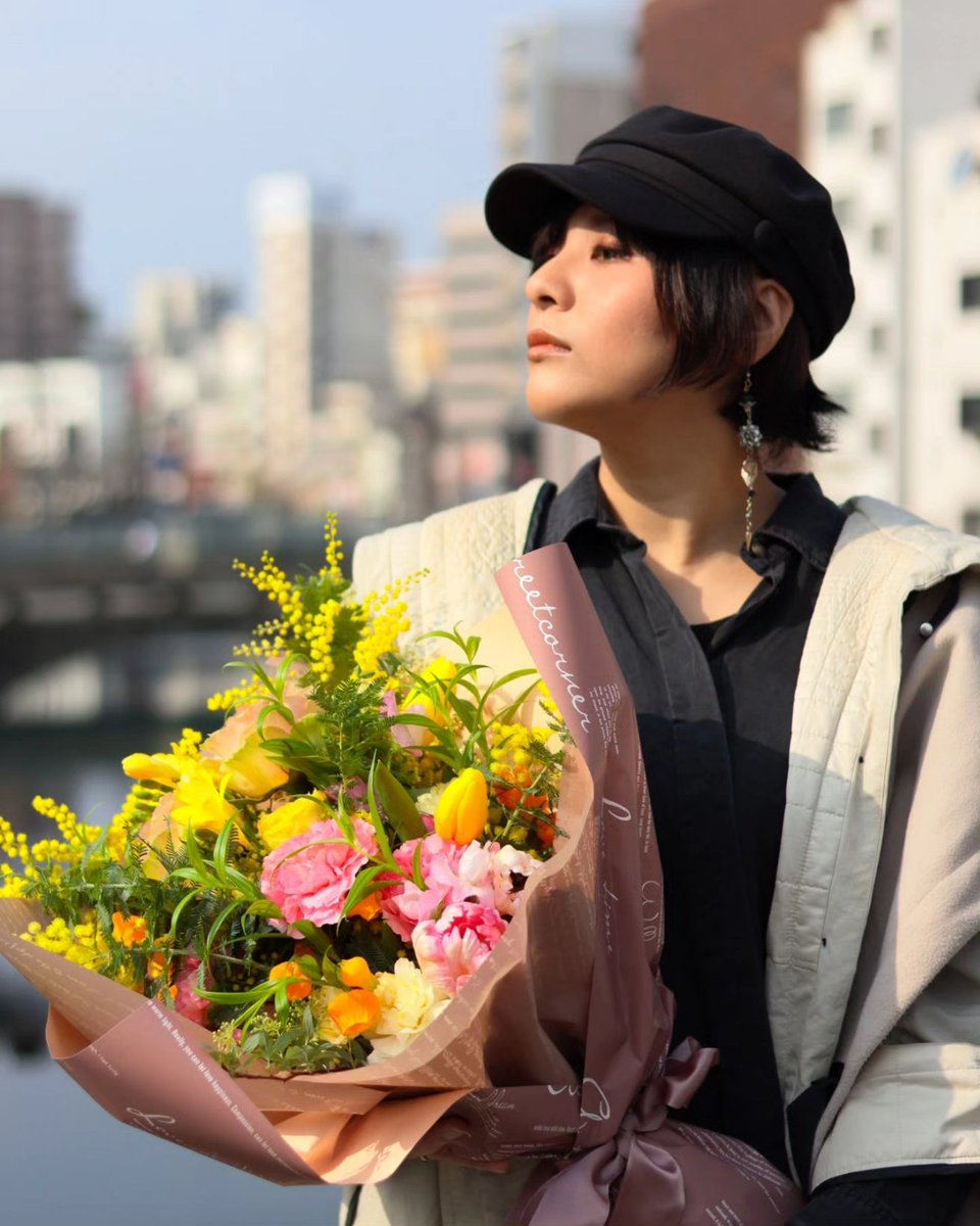 FujikoLiberatio's tweet photo. 僕が着用しているピアスの
⬆何様だ(´^ω^｀)ﾌﾞﾌｫwww
石違いと

同じ石のブレスレット作った🙆✨

天然石なので、ちょいとお値段は張りますが
僕とお揃いのアクセサリー
着けてくれる方
待ってる( ´ω` )ﾑｯﾊｯー
おやすみなさいませ世界🌛*゜

#ブラックスピネル #グリーンタイガーアイ #金運 https://t.co/j6VtFdTtjS