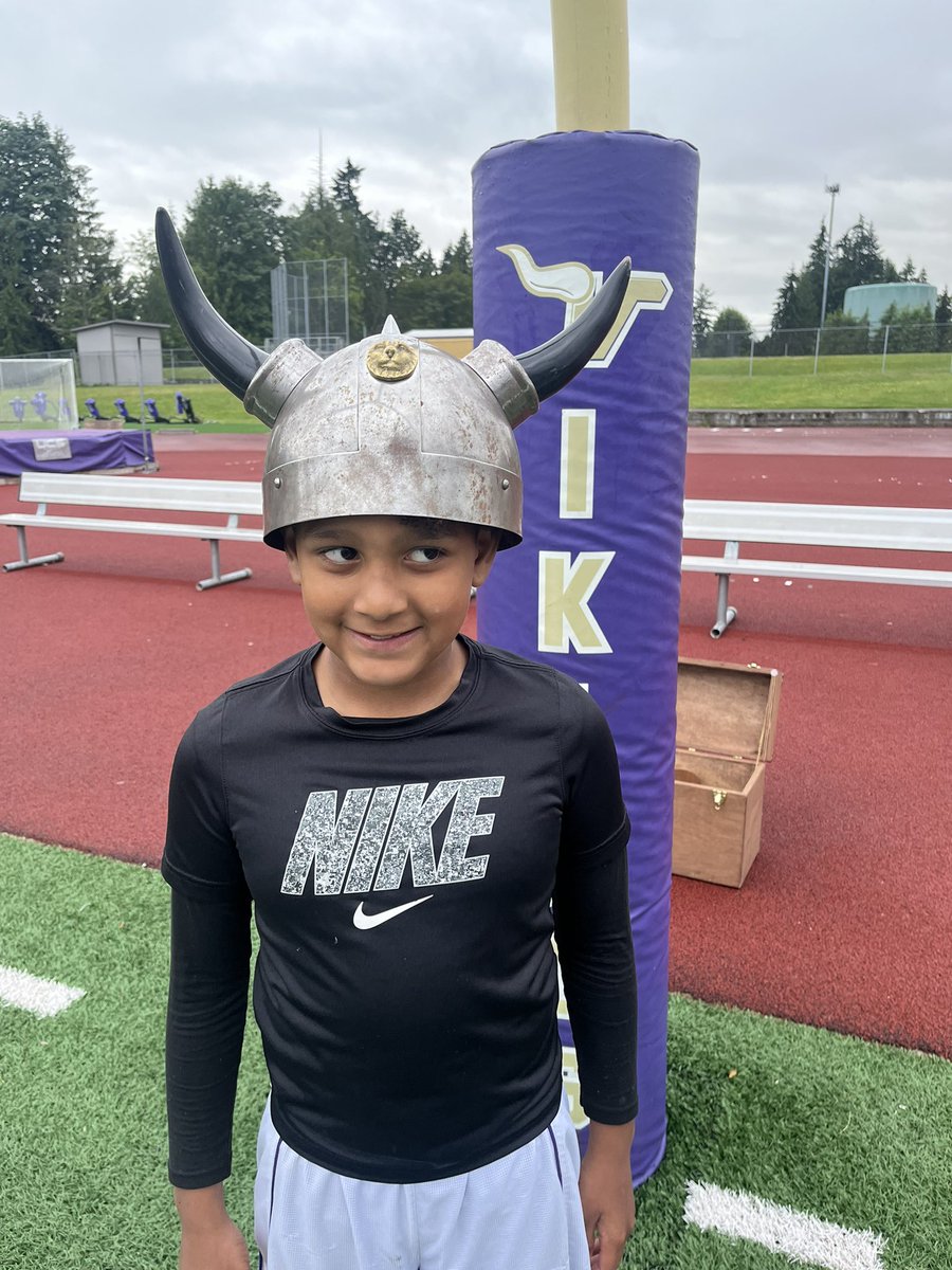 Eric Dinwiddie (@dinwiddieeric) on Twitter photo Day 3 of LSHS youth football camp. More turnovers and more energy. We love when kids learn football is fun. <a href="/LSHSVikingsFTB/">Lake Stevens HS Football</a> Day 3 of LSHS youth football camp. More turnovers and more energy. We love when kids learn football is fun. <a href="/LSHSVikingsFTB/">Lake Stevens HS Football</a>