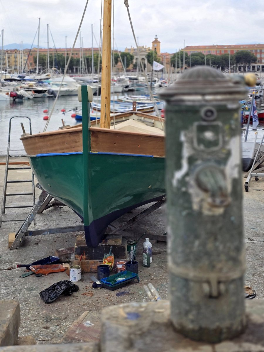 cd_land's tweet photo. Quand les pointus du Port de Nice se refont une beauté 😍
#pointusdeNice #PortdeNice #NiceCotedAzur #ILoveNice #CotedAzurFrance #pointus @MetropoleNCA
@ExploreNCA @VisitCotedazur https://t.co/ibQrpmuB5L