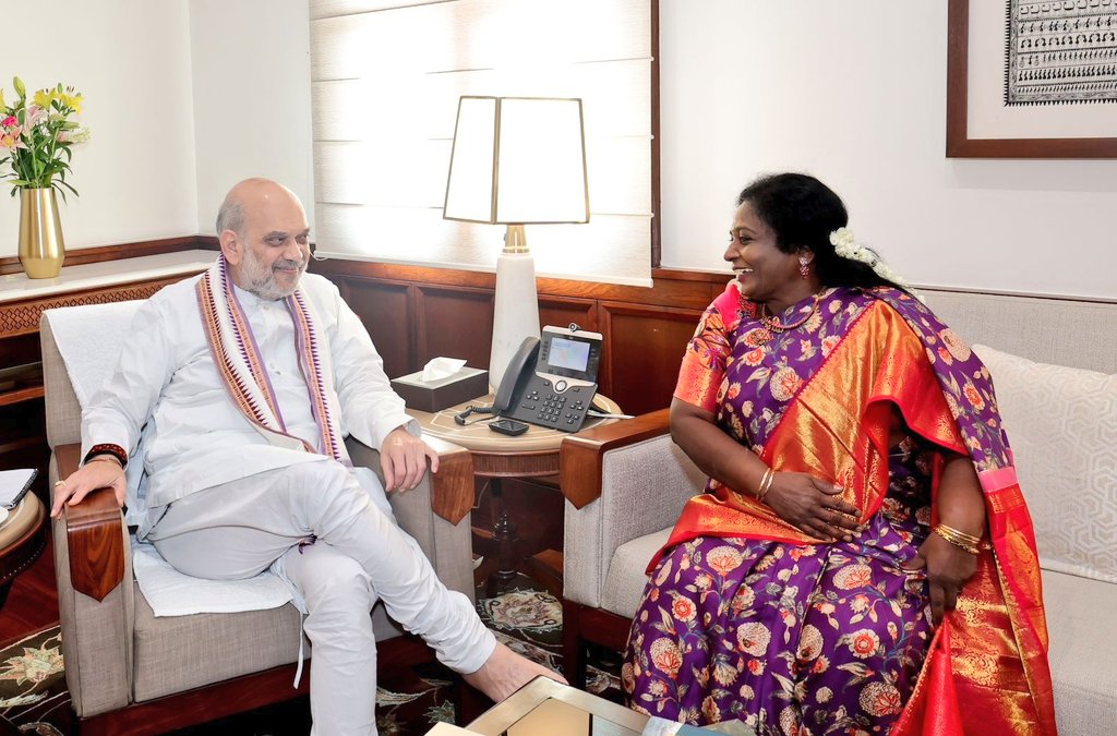 DrTamilisai4BJP's tweet photo. Happy to Meet Hon'ble @HMOIndia Shri. @AmitShah ji at #NewDelhi.

மாண்புமிகு மத்திய உள்துறை அமைச்சர் திரு.அமித்ஷா அவர்களை புதுதில்லியில் சந்தித்ததில் மகிழ்ச்சி.... https://t.co/MjTqYviLaZ