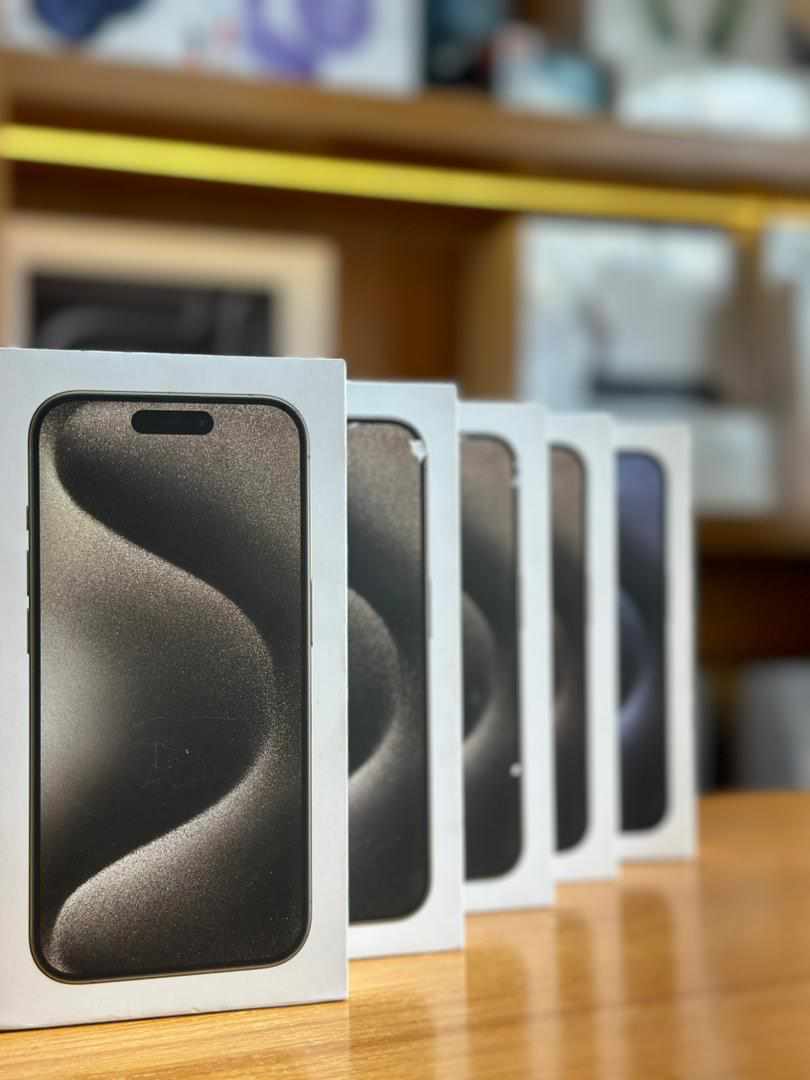 drewstevetech's tweet photo. Brand new iPhone 15pro 

128gb 

Physical sim unlocked 🔓 

Price: 1.4M 

Send a DM to order now ‼️‼️ https://t.co/CiaFQUxOLm