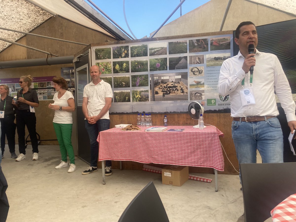 Als onderdeel van het #VNGcongres  ging ik op bezoek bij een boer die in een Natura 2000 gebied nog kon blijven boeren door zijn bedrijf anders in te richten. Het werd een natuurgebied met agrarisch medegebruik. Zo is er ruimte voor zowel boer als natuur. Dat geeft perspectief.