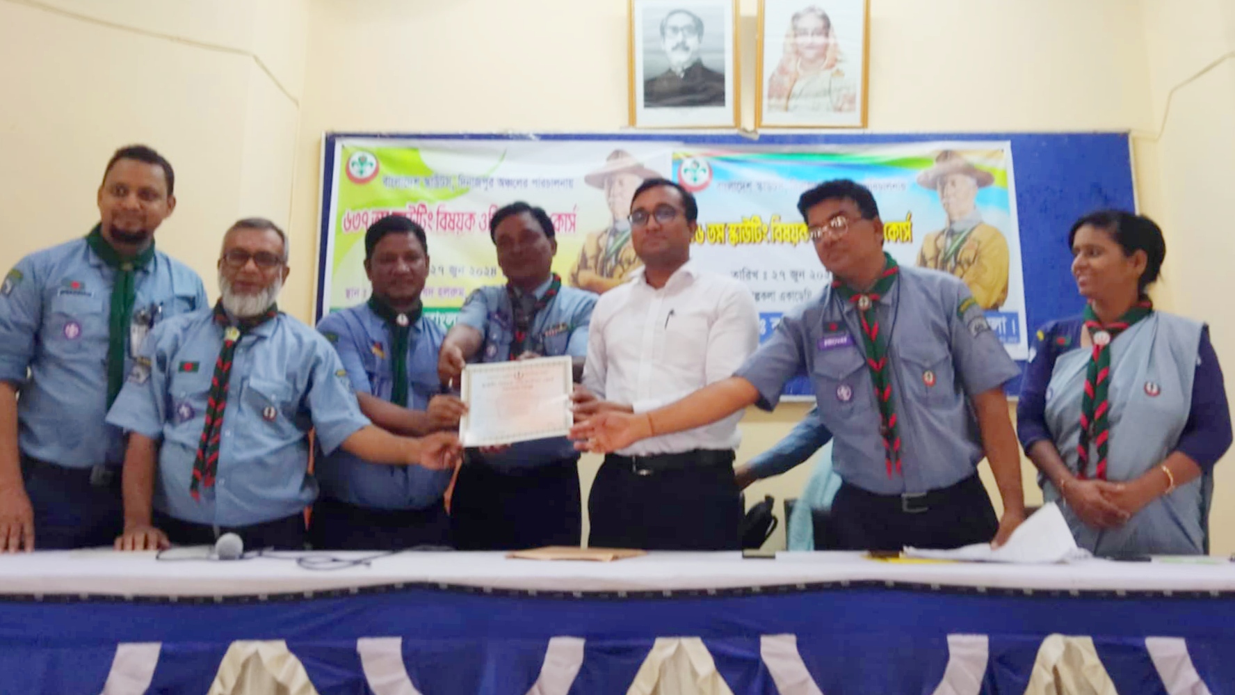 ডোমারে স্কাউটিং ওরিয়েন্টেশন কোর্সের সনদপত্র বিতরণ