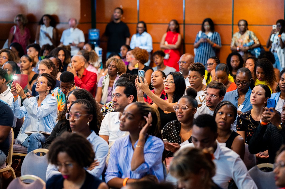 🗓️ Un nouvel événement en Martinique, organisé par <a href="/callmemadly/">CallMeMadly</a> et à l'<a href="/Hotel_Bateliere/">Hôtel Batelière</a>  ? 

Bien sûr que je suis partant ! Quand en plus il s'agit de la première édition du “Salon de la Communication et du Marketing”, c'est encore mieux 🔥 

🤝🏾 En une journée, j'ai pu rencontrer