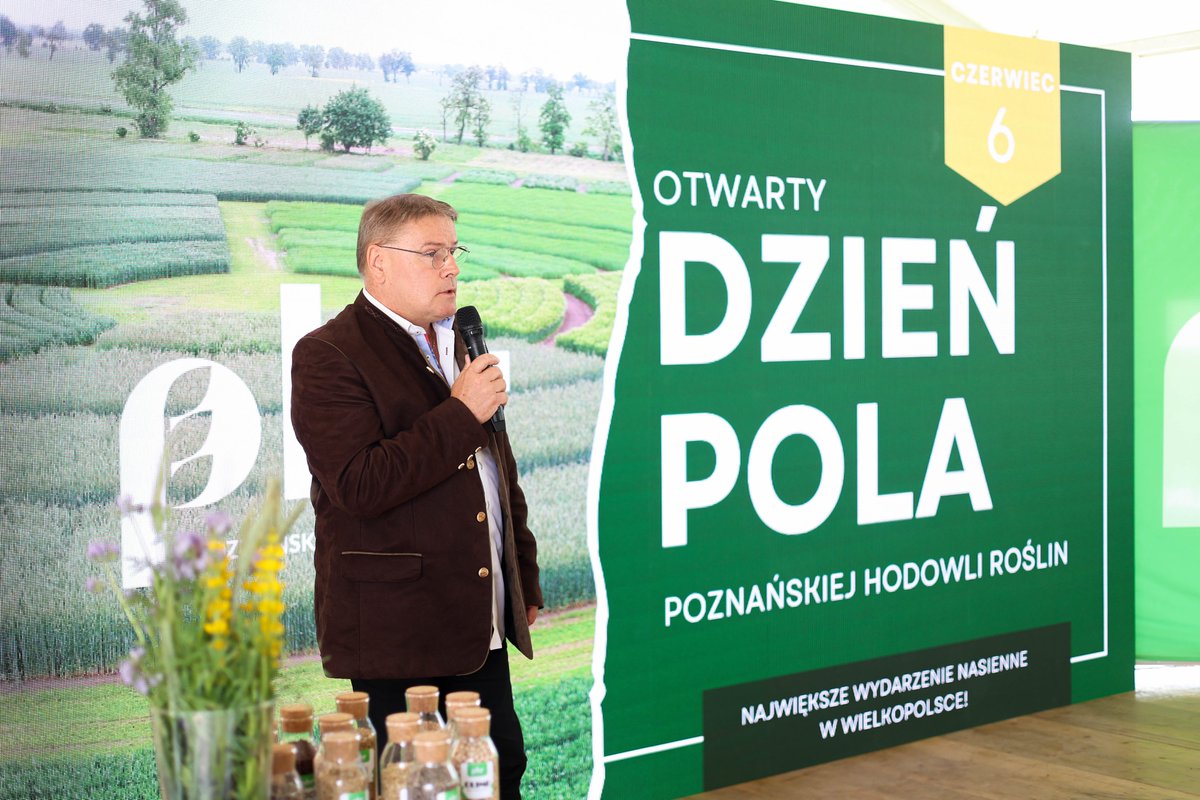 🌱 From the field 🌱

Our partners from Poznańska Hodowla Roślin held a field day in Poland. 😊☀️

They presented their newly registered conventional varieties and recent R&amp;D activities in plant breeding (including #liveseeding research).  

#changeseedgrowdifference