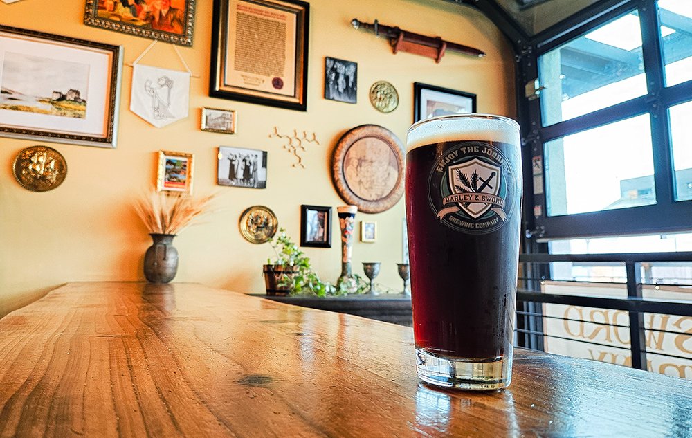 SDBeerNews's tweet photo. #HOMEBREWSUMMER #BEER RELEASE: Today, #NorthPark's Barley & Sword Brewing will tap Derby Day Debauchery, a Kentucky Common developed by local homebrewer Jim Connor. Get the #recipe here. | https://t.co/OiVjlixivB
#sdbeernews #sdbeer #craftbeer #sandiego #homebrewing #beerrecipe https://t.co/djIRy7fPaI