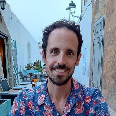 Scripta_'s tweet photo. Para ir cerrando el curso terminamos con notición: ¡¡nuestro compañero @raul_villgrs ha sido galardonado con uno de los Premios a Tesis Doctoral Relevante en el área de Sociedad del @CSIC  y que organiza el @DPE_CSIC!!🥳🥳🥳
Más info en
https://t.co/pF5JGs3scz https://t.co/9HKgvlhrxn