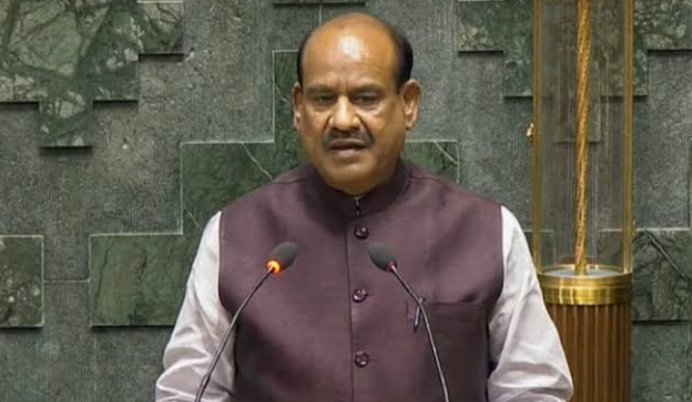 HansrajMeena's tweet image. ओम बिरला को इस्तीफा देकर फिर से शाखा में चले जाना चाहिए। #ResignOmBirla