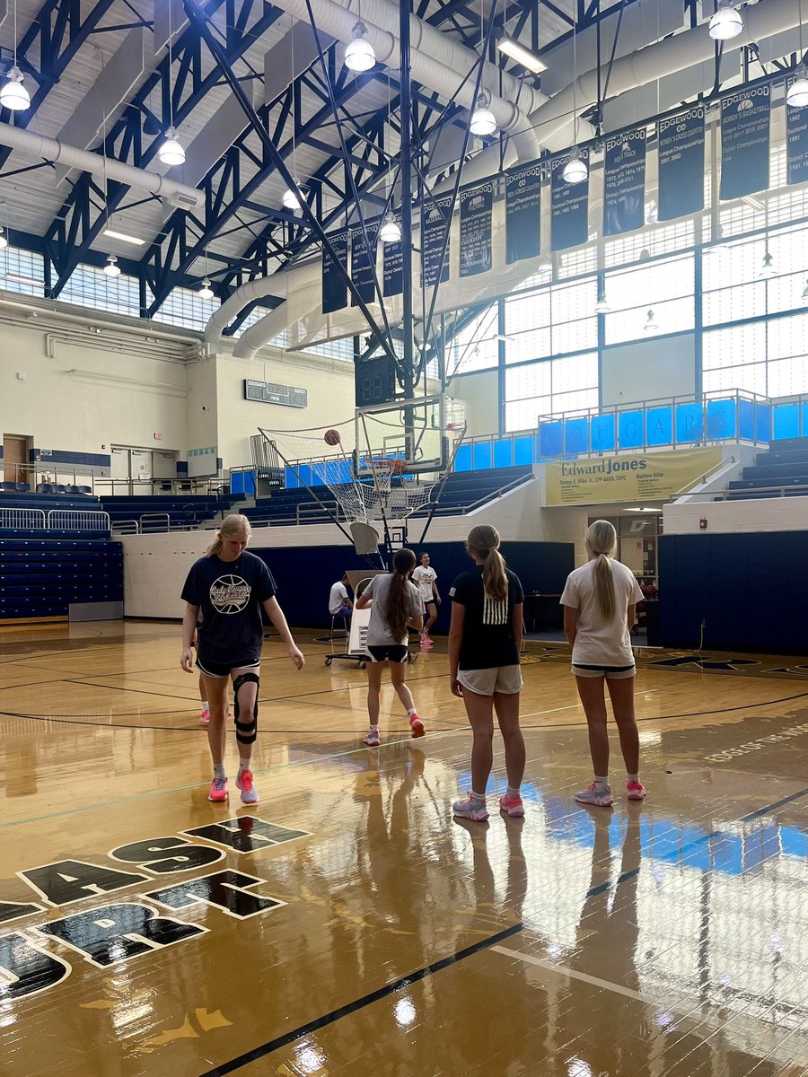 EdgeGirlsBBall's tweet photo. Back at it again this morning! We got our shots up along with some time in the weight room 💪🏼 

ALL EDGE 🏀 https://t.co/el8Ok9mXA3