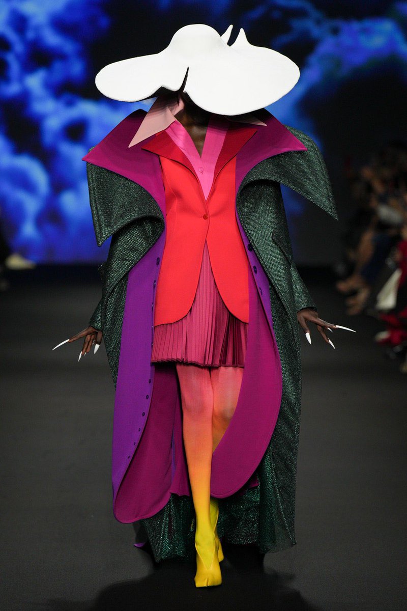 modelsdiaryy's tweet photo. robert wun fw24 couture https://t.co/cUmRFHlPGl