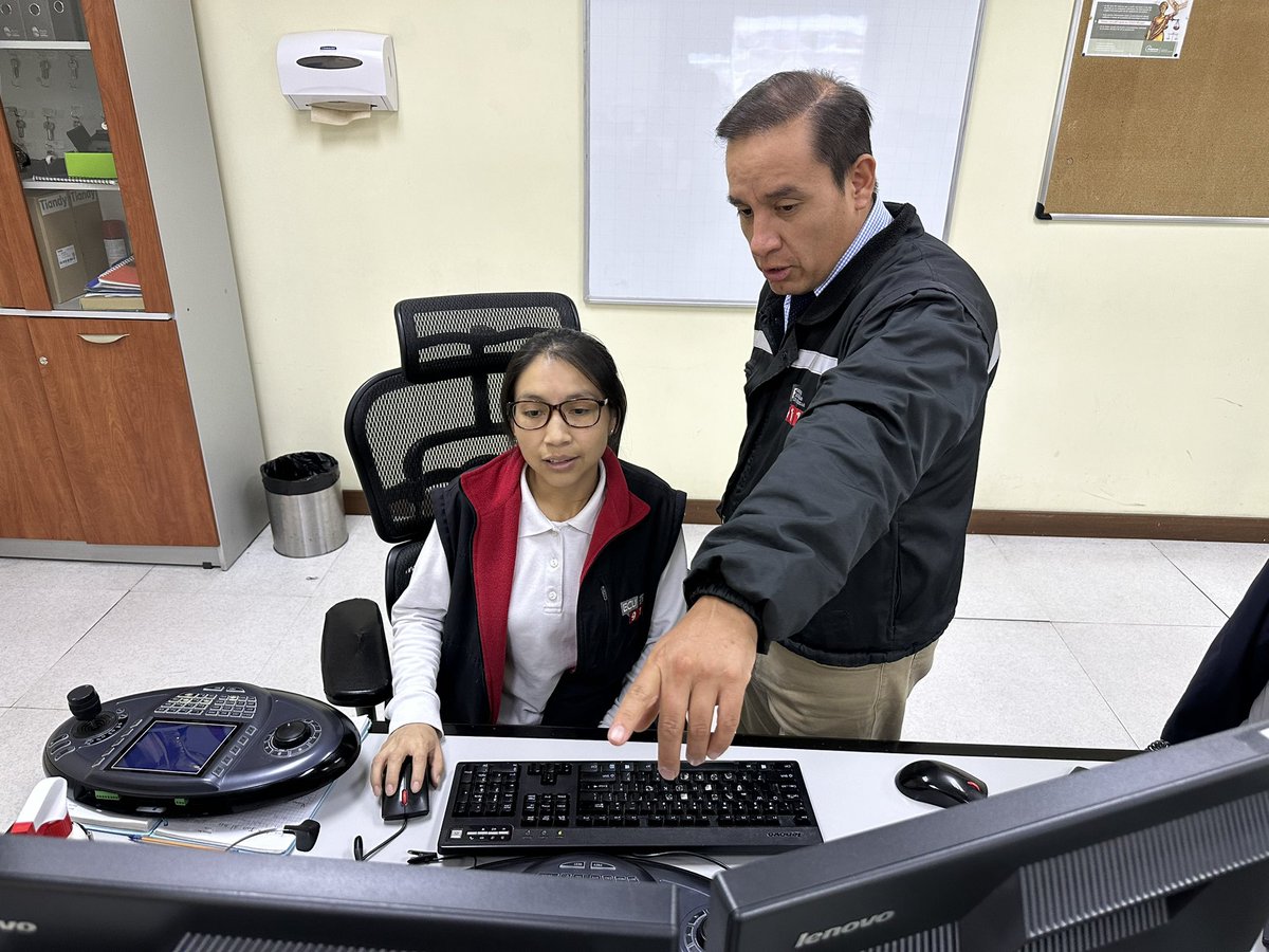 ECU911Machala1's tweet photo. El Centro Operativo Local ECU 911 Loja, que tiene cobertura en las provincias de Loja y Zamora Chinchipe, cuenta con un nuevo Jefe Operativo Local: Paúl Fernando Mena @pafemena. https://t.co/ihVwt5SX1C