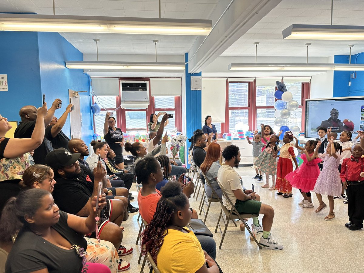 PS161BX's tweet image. PK and Kindergarten Stepping Up Ceremonies

#ibelieveinD7 #ibelieveinps161bx #Read2Succeed #ReadyfortheWorld
@csd7bx @drrpadilla @NYCSchools @DOEChancellor @UFT @FollowCSA @facenycdoe @ruxdanika @danweisbergnyc @vanessalgibson @amandaseptimo @dianaayalanyc