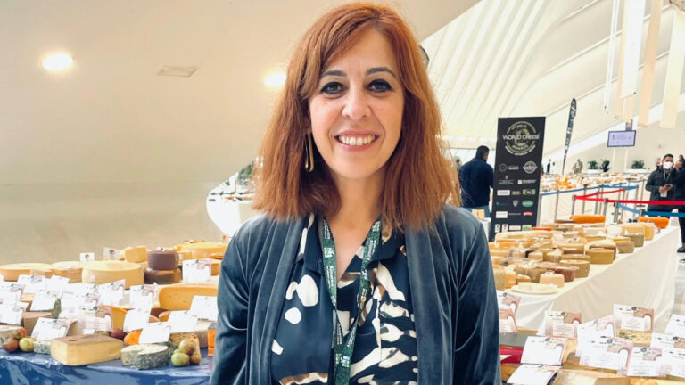 🧀 El <a href="/InstitutoQueso/">Instituto del Queso</a> apuesta por el queso y la leche cruda como vehículos de #innovación.

📰 Conoce cómo ayudan a entidades de 15 países a impulsar la producción de calidad y su posicionamiento en el mercado.

🔗 spri.eus/es/innovacion-…

#Innovación #Queso #LecheCruda #Calidad