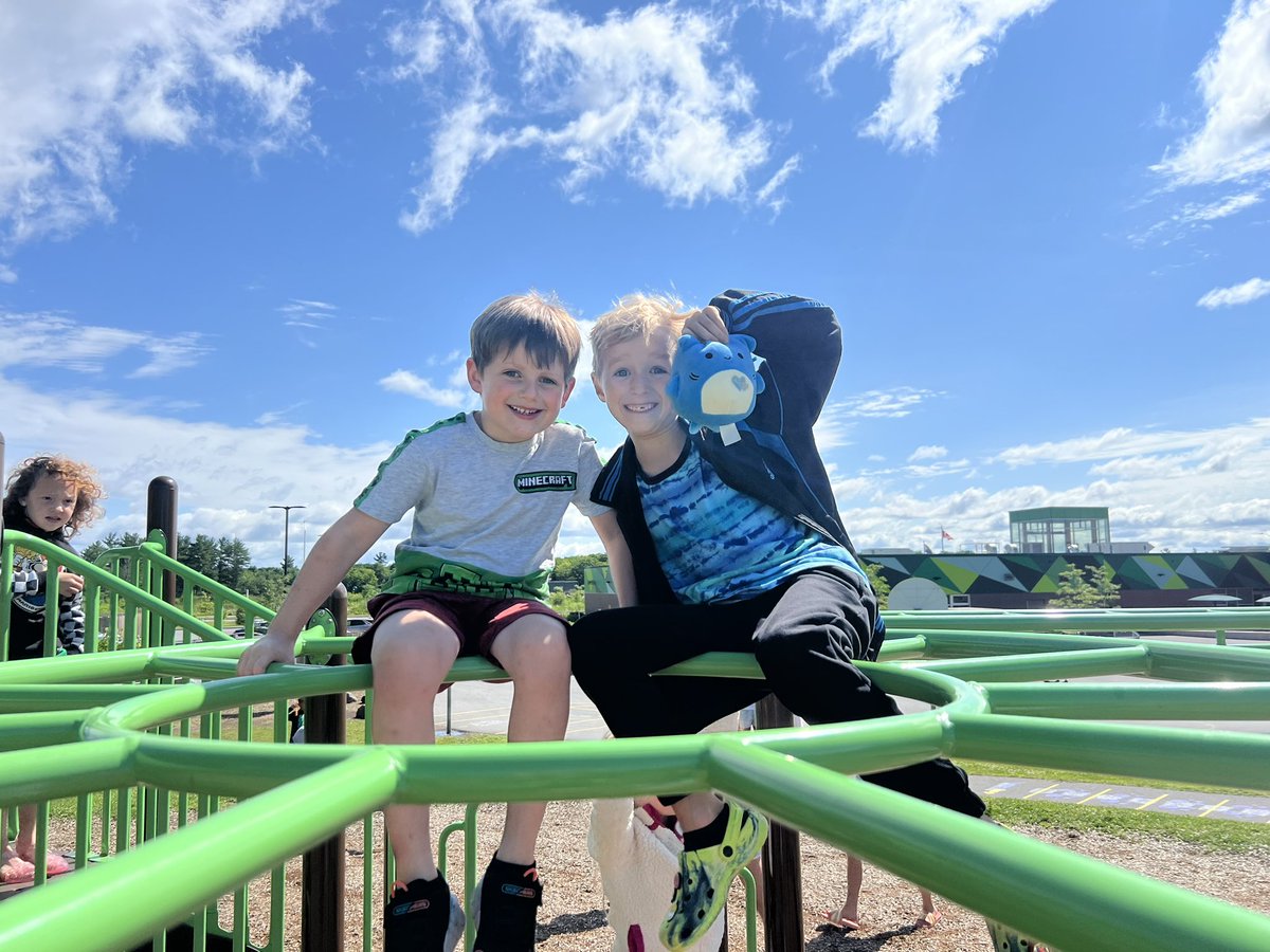 ms_ureteach tweet media