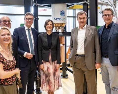 mpgpresident's tweet photo. Eines unserer einflussreichsten Institute - das MPI für Physik - hat ein neues Zuhause. Danke an @Markus_Soeder und @MarkusBlume für die wertschätzenden Worte für unsere Wissenschaft! https://t.co/ooSUYedg4K
