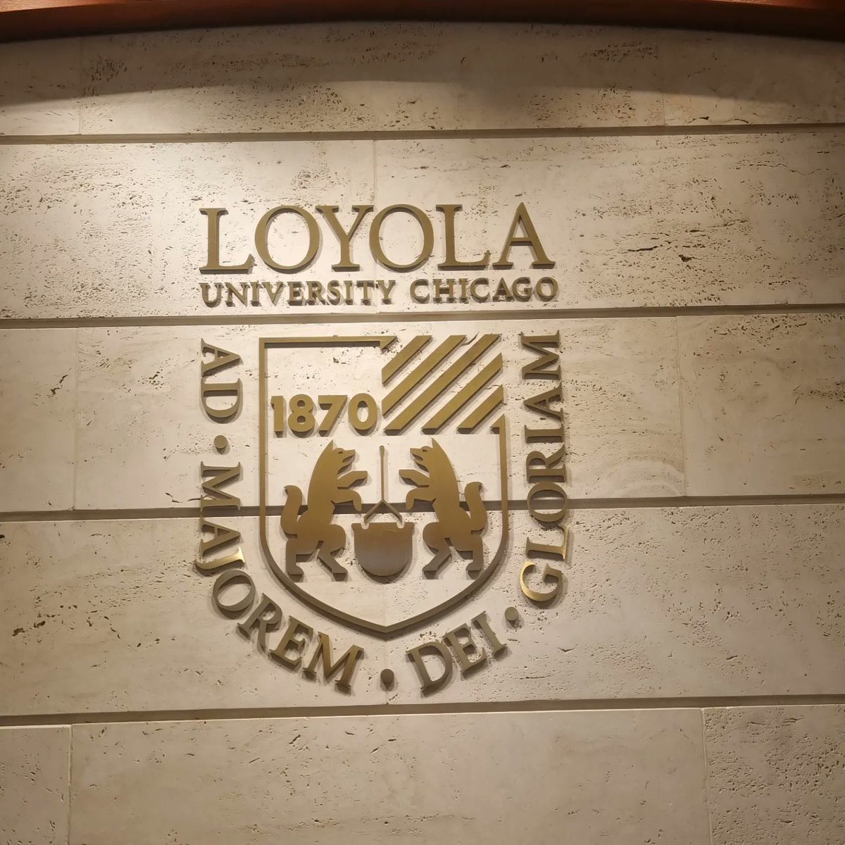IHEE_Institut's tweet photo. À quelques mois des #élections #présidentielles #américaines, ce séminaire à #CHICAGO se termine par une séquence captivante à @Loyolachicago. @prof_ehansen a analysé en profondeur l'élection de 2024, explorant les dynamiques, défis &amp; opportunités. https://t.co/4kd0R9iGuK