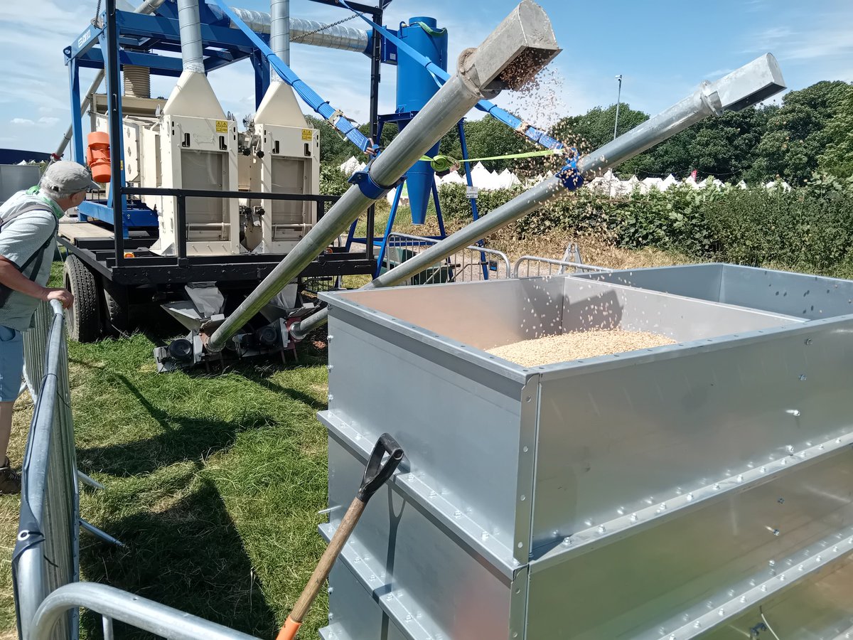IFarmers's tweet photo. Crop separation is perceived as a barrier to #intercropping, but new technology is making this process easier &amp; more accessible

The group went to see some of this tech in action - here you can see the before &amp; after for a wheat/bean intercrop

Thanks @McArthur_Agri for the demo! https://t.co/AXCafoH5WH