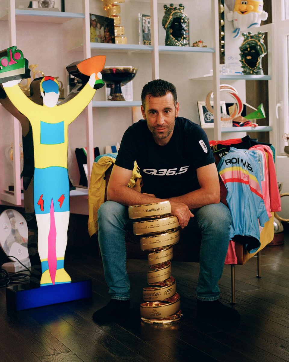 Q36_5's tweet photo. ROI NIBALÌ

With these words, La Gazzetta dello Sport announced Vincenzo Nibali’s victory of the Tour de France 2014.
Our special edition jersey commemorates Vincenzo's four Grand Tour victories with four distinct stripes.

Shop: https://t.co/etixBeFnJo

#Q36_5 #VincenzoNibali https://t.co/zWGeLtTHMB