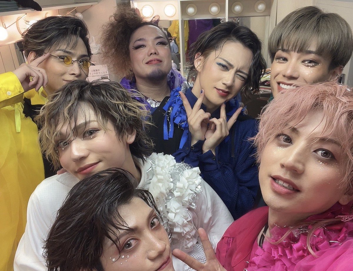 Ryukonbu's tweet photo. 皆様が喜んでくれて人生が色付いてます(^^)
本日もご観劇ありがとうございます😊 https://t.co/0BjKw8Xg96