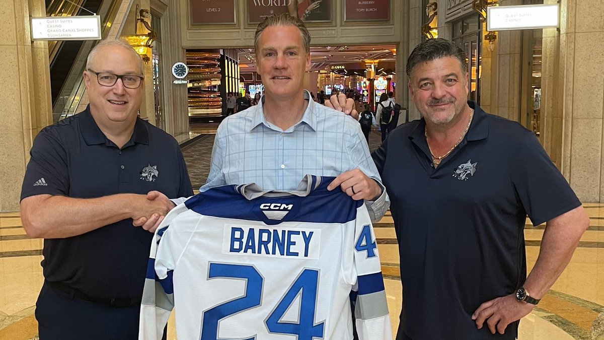 Sudbury_Wolves's tweet photo. Wolves Nation Welcome Scott Barney 🤝
Wolves are pleased to announce that Scott Barney has accepted the role of Head Coach.
📰: https://t.co/XlwfPTlTBE https://t.co/Vj38JuURNq