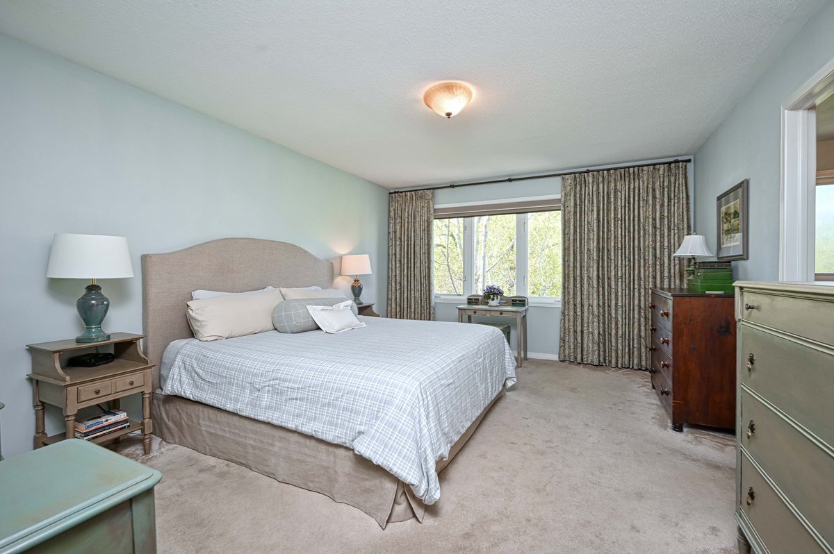 Did you know this one is for sale...tell a friend!

🌳3 bedroom + Loft
🌳3Bath/4-piece ensuite
🌳Fully Finished Basement+Fireplace 
🌳Interlock walkway to side entrance
🌳Ravine Backdrop w/WesternExposure
🌳DoubleCar Garage

👀$619,900

e: nic@weknowottawa.com 
#WeKnowOttawa