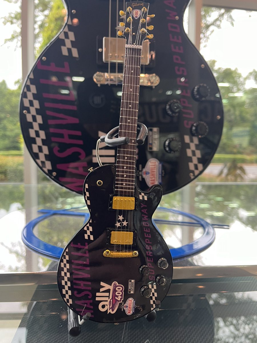Who wants a replica mini-guitar from Ross’ Nashville win?! Like, comment, follow us and share this post for a chance to WIN! We’ll randomly select 1️⃣ winner.