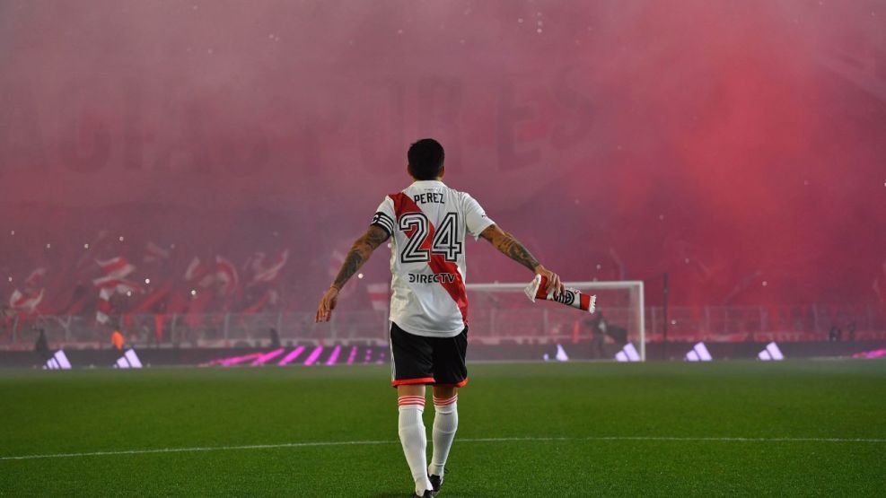 GerCarp35's tweet photo. No me pienso comer el humo de Enzo Pérez y su vueltVOLVÉ AYER MISMO, ENZO NICOLÁS. https://t.co/lSFVJOgmKG