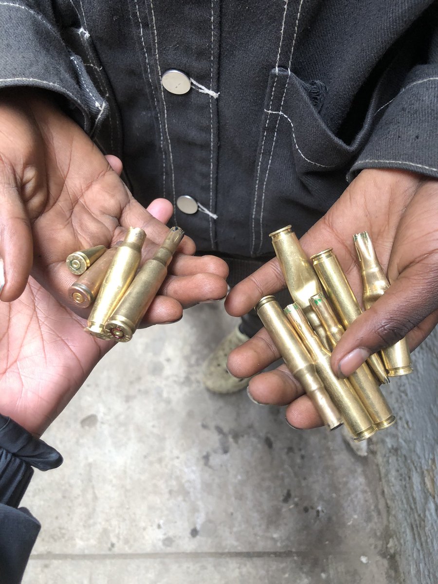 ngitomakena's tweet photo. Weapons shot by the police at peaceful protesters holding roses and flags 
💔🥀🇰🇪
Thursday, 27th of June, 2024.

#RutoMustGo
#RejectFinanceBill2024 https://t.co/puGqnFMrzr