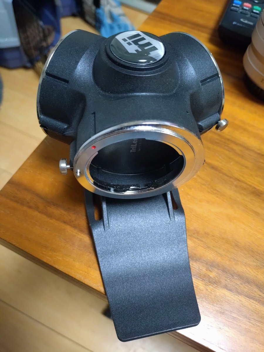 JinRbj's tweet photo. 気になっていたTrilensを買ってみた。
これに最大3個のレンズを付けて腰に下げられます。
しかもKマウントがある(ここ重要)
Amazonだと30kオーバーだったけど直接だと10kちょい。
さすがに150-450を付ける気はしないけどリミテッドレンズなら良いかなと…
これも週末に試してみます😁
#trilens
#frii https://t.co/kDujdzIH8K