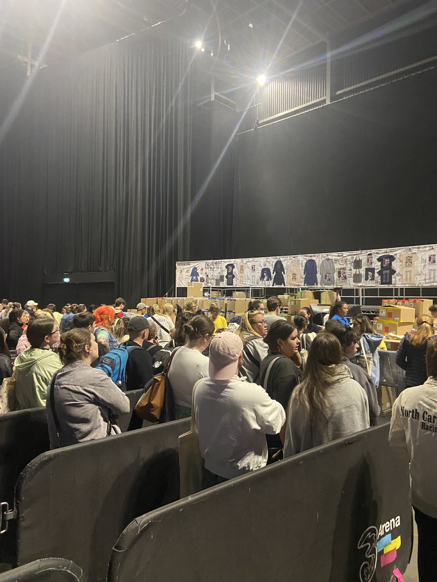 suemd79's tweet photo. Down at @3ArenaDublin gettin #DublinIrelandTSTheErasTour merch we were In and out in less than 10 mins !!#erastourdublin https://t.co/U2dHbYAOVG