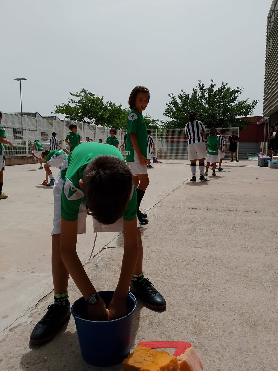 TTacademy_es's tweet photo. ✅ DIA 3 completado en Gaetà Huguet. (3/4)

🔫💦 El día de hoy nos ha traído mucha agua...

... y sesión de vídeo. 📺🎞️

 Mañana en Castalia será nuestro ÚLTIMO DÍA. 🏟️ https://t.co/8pX4S0yDzK