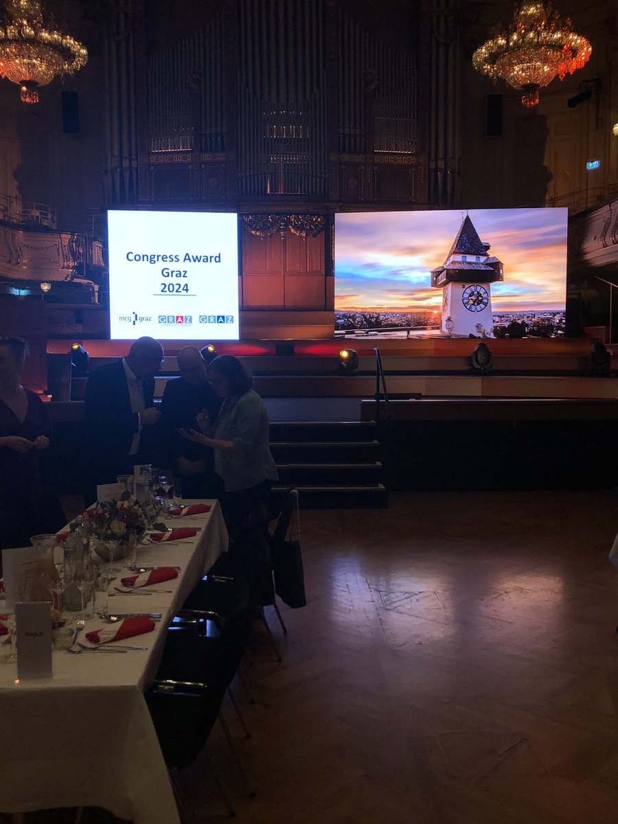 VulkanLAN's tweet photo. Es ist noch immer unglaublich was gestern passiert ist 🤯
Wir haben gestern eine Auszeichnung für unsere Veranstaltung die #VulkanLAN23 beim Congress Award Graz 2024 erhalten.
Danke an alle mit denen wir diesen weiten Weg gehen konnten 🔥🥰 https://t.co/VJFJnztXLh