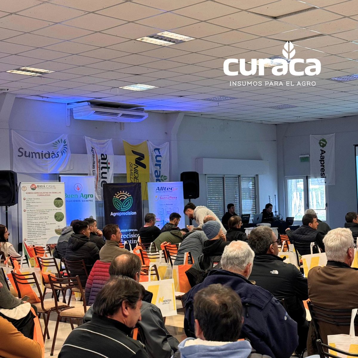 CuracaAgro's tweet photo. ☝🏼Jornada UPA @aapresid
Regional Vedia.
/ Un productor en acción 2024
Participamos activamente 🙋🏼♂️🙋🏼♀️
Con Ricky Ollua disertando sobre #Maíz @NideraSemillas
#CuracaAgro
#RedInNidera #CrecemosJuntos
#AAPRESID #JornadaUPA https://t.co/zRwNAFgxMD