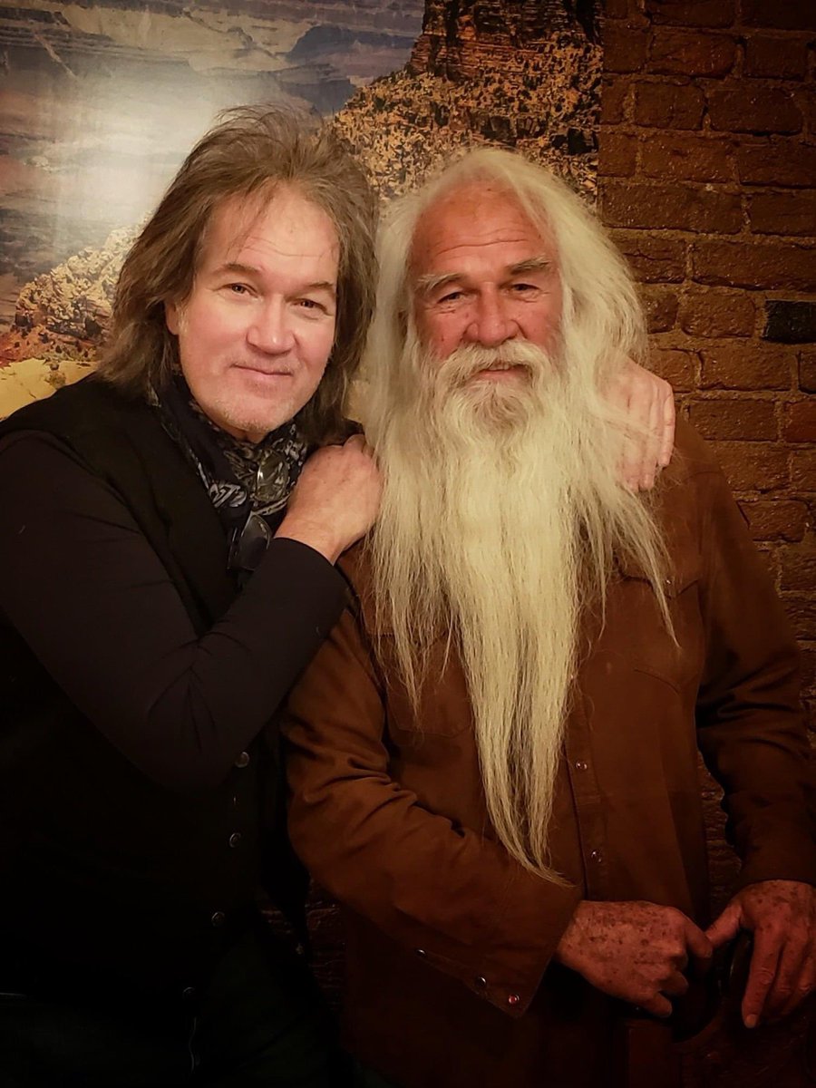 wlgthegoldens's tweet image. #tbt
“You don’t choose your family. They are God’s gift to you, as you are to them.” 
– Desmond Tutu