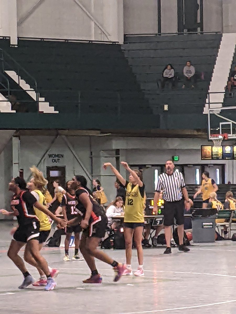 Evan Bell (@coachevanbell) on Twitter photo <a href="/EmmaBeggs4/">Emma Beggs</a> buries a corner 3 and one for <a href="/OHSWBball/">Oxford High School Women's Basketball</a> <a href="/MSU_WBasketball/">Michigan State Women's Basketball</a> #msuteamcamp <a href="/PGHMichigan/">Prep Girls Hoops Michigan</a> <a href="/EmmaBeggs4/">Emma Beggs</a> buries a corner 3 and one for <a href="/OHSWBball/">Oxford High School Women's Basketball</a> <a href="/MSU_WBasketball/">Michigan State Women's Basketball</a> #msuteamcamp <a href="/PGHMichigan/">Prep Girls Hoops Michigan</a>