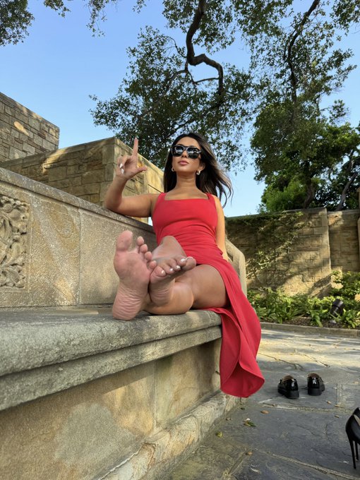 This might just break you a lil extra today!  Might just consume the rest of your weekend!  Spin you