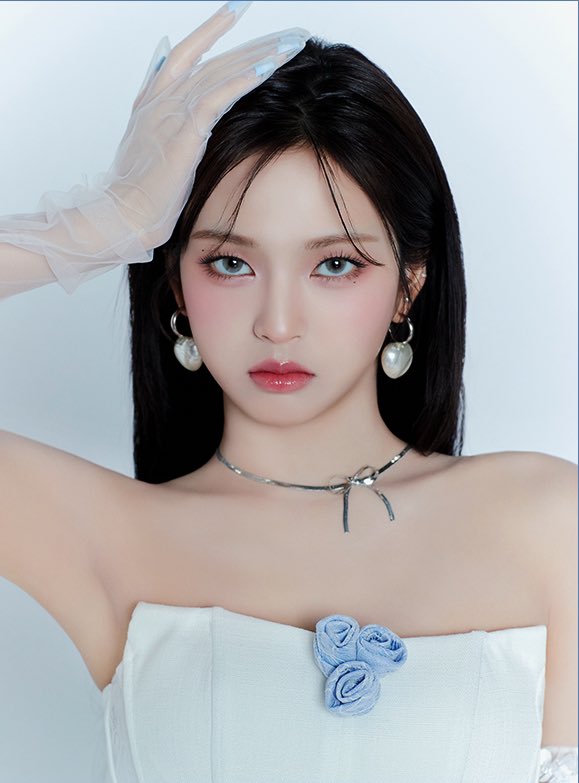 CHIQUITA's 'FOREVER' COMP CARD: Style A FOREVER VISUAL PHOTO