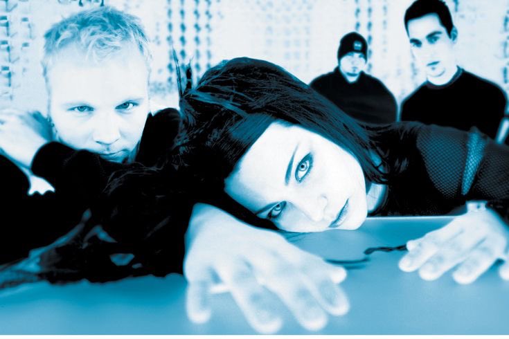4shdow's tweet photo. evanescence, fallen (2003) / enhypen, romance: untold (2024) https://t.co/c0sysLZ8XZ
