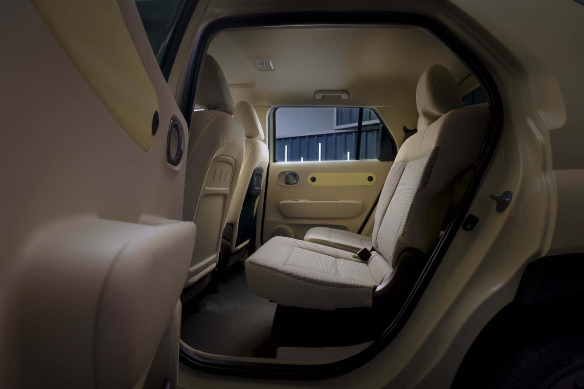 Move Electric (@m0veelectric) on Twitter photo The <a href="/Hyundai_UK/">Hyundai UK</a> Inster has been revealed as the Korean brand’s smallest and most affordable electric car yet, with the compact EV promising “segment leading range and versatility”...
⚡️220-mile range
💸£22k starting price
🔌30min charge time
🔗bit.ly/3zmDP1v The <a href="/Hyundai_UK/">Hyundai UK</a> Inster has been revealed as the Korean brand’s smallest and most affordable electric car yet, with the compact EV promising “segment leading range and versatility”...
⚡️220-mile range
💸£22k starting price
🔌30min charge time
🔗bit.ly/3zmDP1v